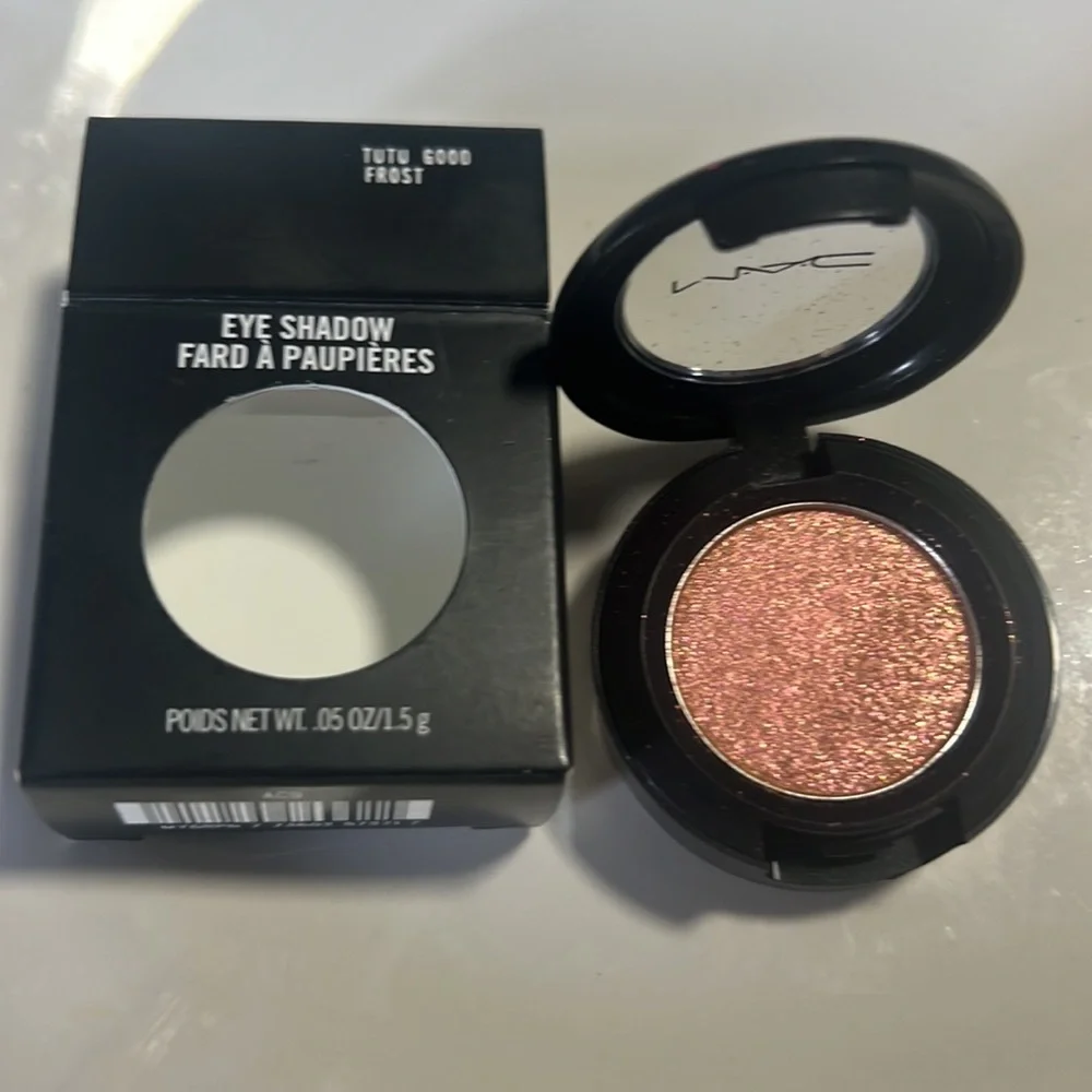 🌙💕Mac Tutu Good Frost Eyeshadow